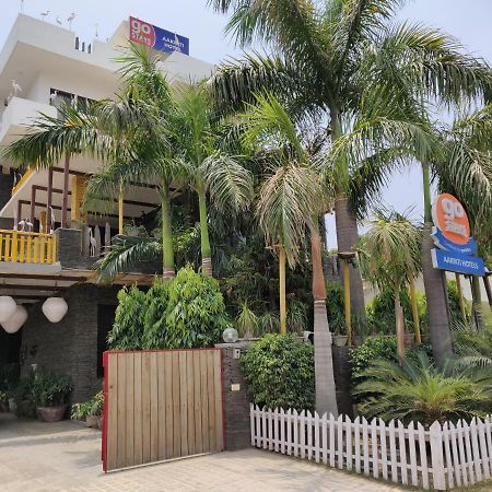 Aakritii Hotels 구르가온 외부 사진