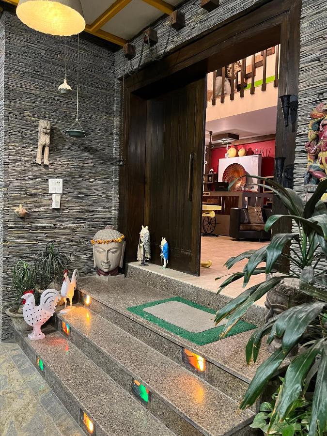 Aakritii Hotels 구르가온 외부 사진