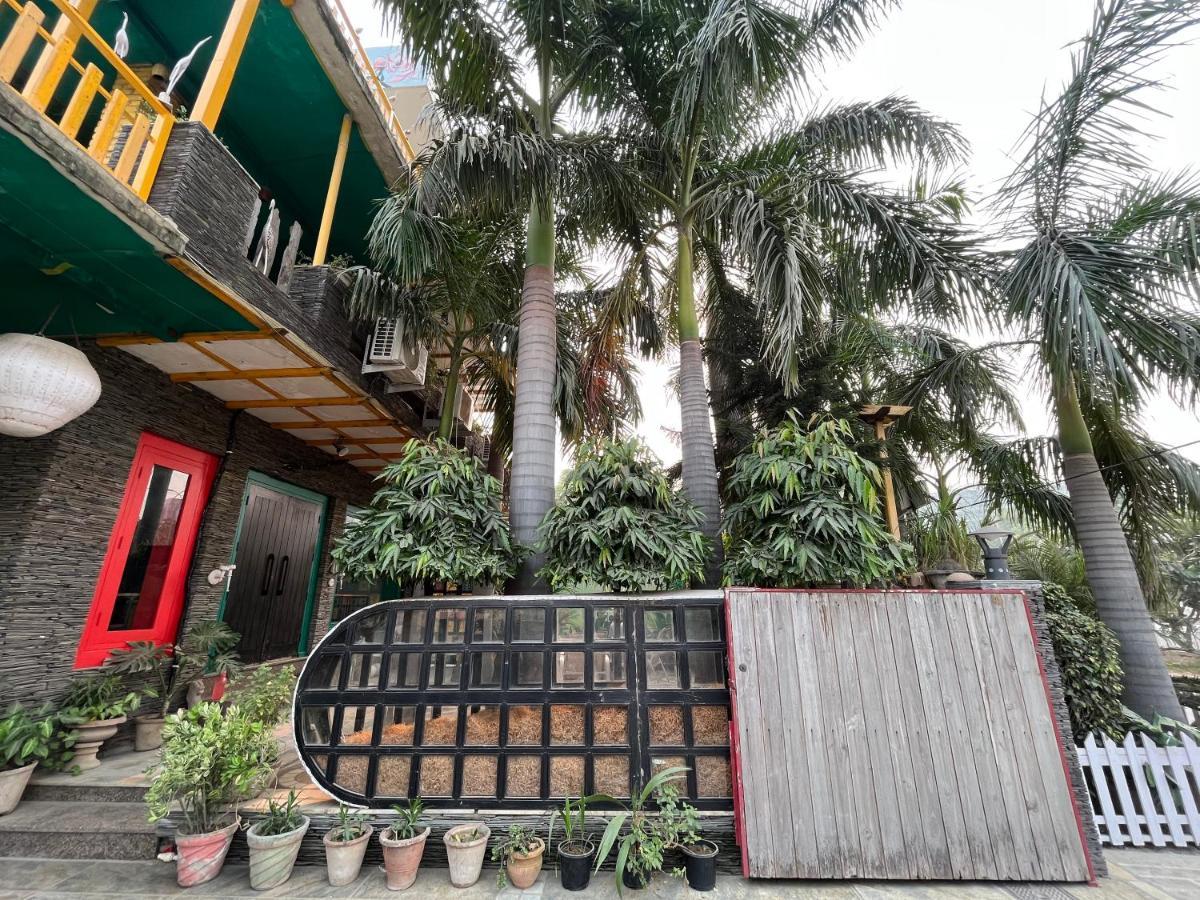 Aakritii Hotels 구르가온 외부 사진