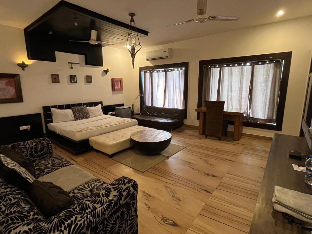 Aakritii Hotels 구르가온 외부 사진