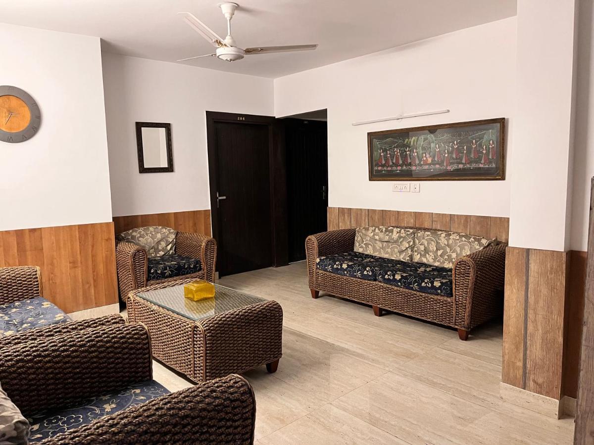 Aakritii Hotels 구르가온 외부 사진