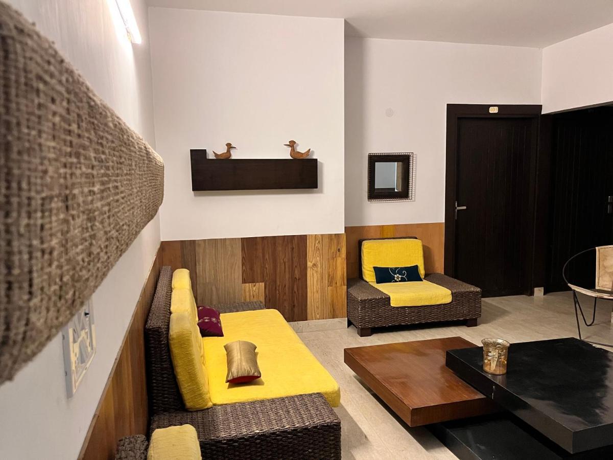 Aakritii Hotels 구르가온 외부 사진