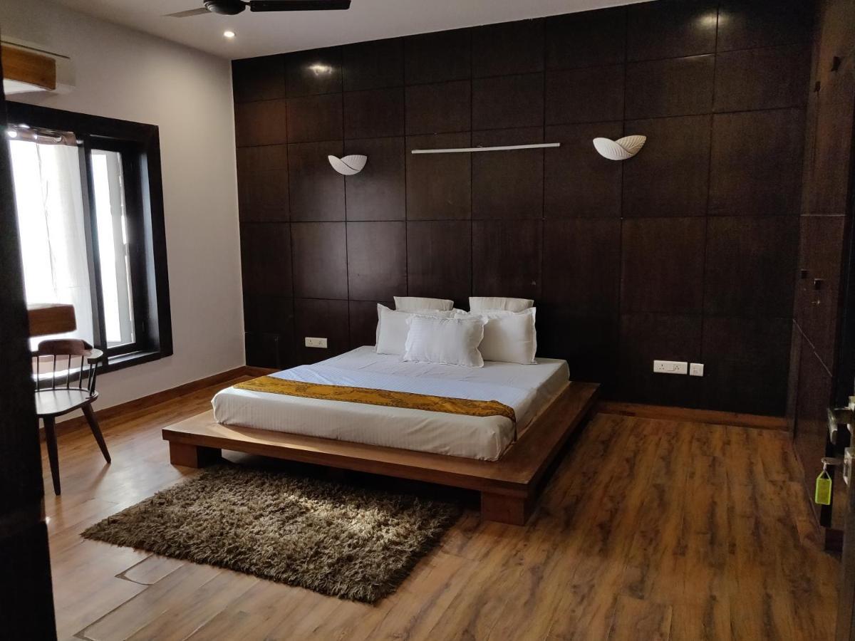 Aakritii Hotels 구르가온 외부 사진