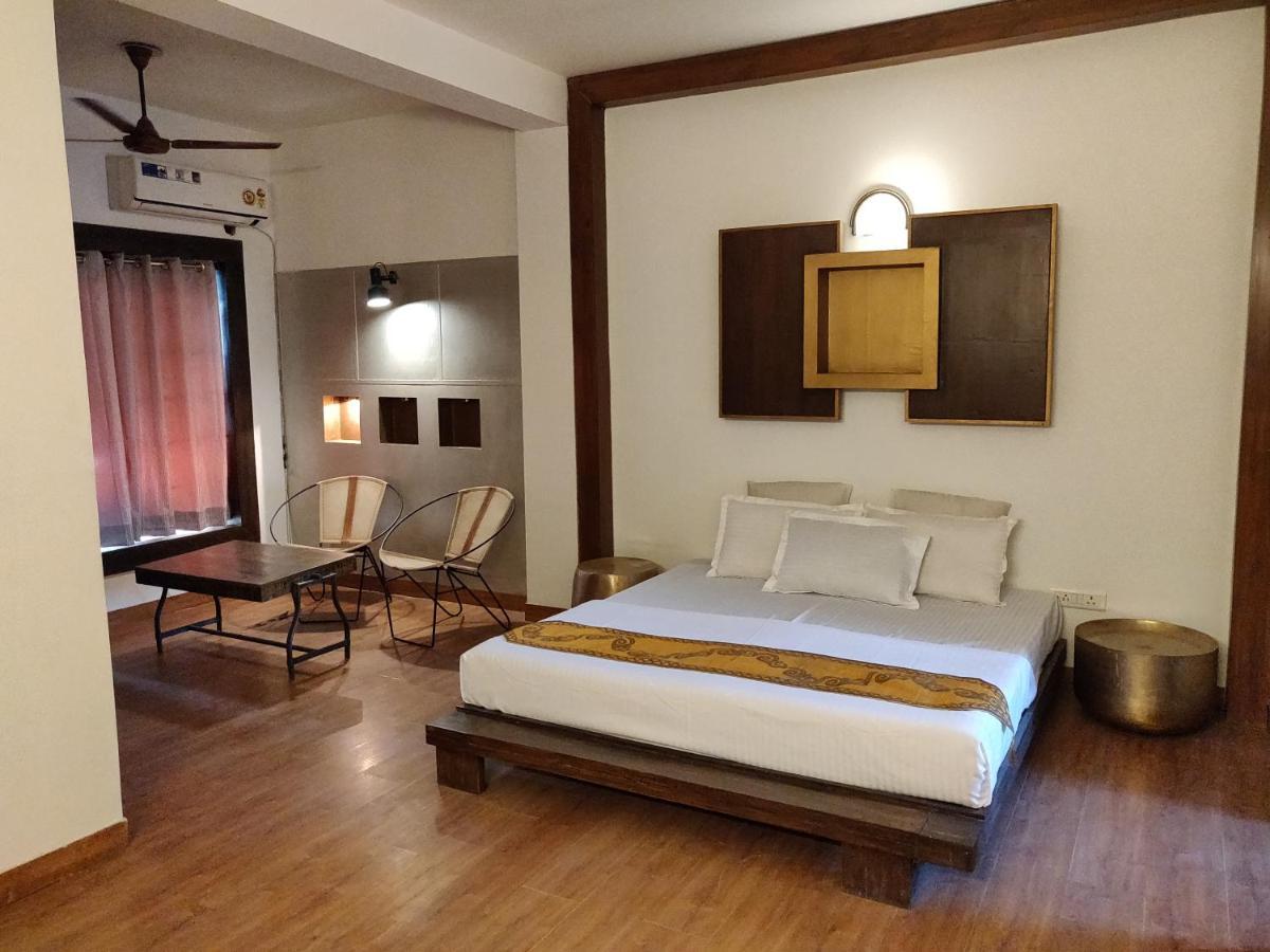 Aakritii Hotels 구르가온 외부 사진
